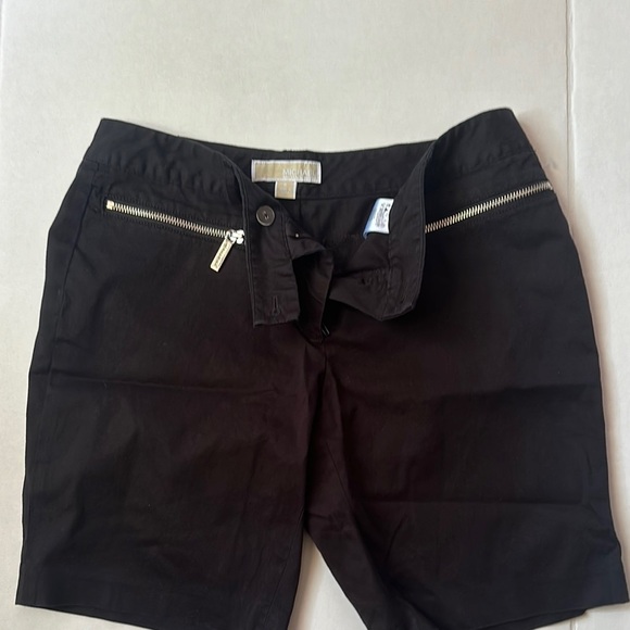 Michael Kors Black City Shorts with Zipper Pockets - Size 6 - Picture 10 of 16